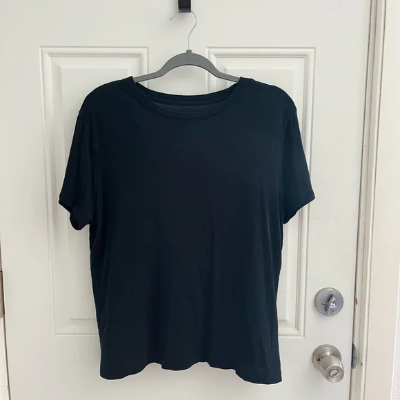 a new day comfy casual black women's tshirt size large - Picture 1 of 4
